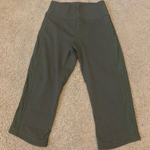 Lulu lemon high rise crop